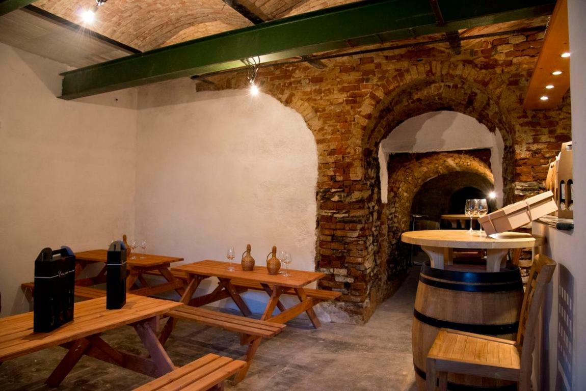Penzion A Vinarstvi Naturvini Miroslav  エクステリア 写真